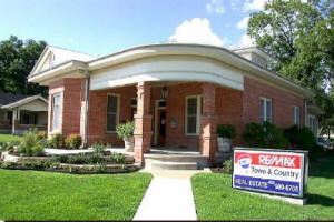 Fredericksburg Texas real estate for sale by Fredericksburg TX REMAX Realtors.
